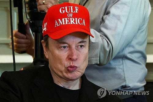 "¸Ó½ºÅ©ÀÇ Æ®·³ÇÁ Á¤ºÎ °ü¿©, ¿ª´ë ÃÖ¾Ç `ºê·£µå ÆÄ±«` ÇàÀ§¿´´Ù" "¸Ó½ºÅ©ÀÇ Æ®·³ÇÁ Á¤ºÎ °ü¿©, ¿ª´ë ÃÖ¾Ç `ºê·£µå ÆÄ±«` ÇàÀ§¿´´Ù"